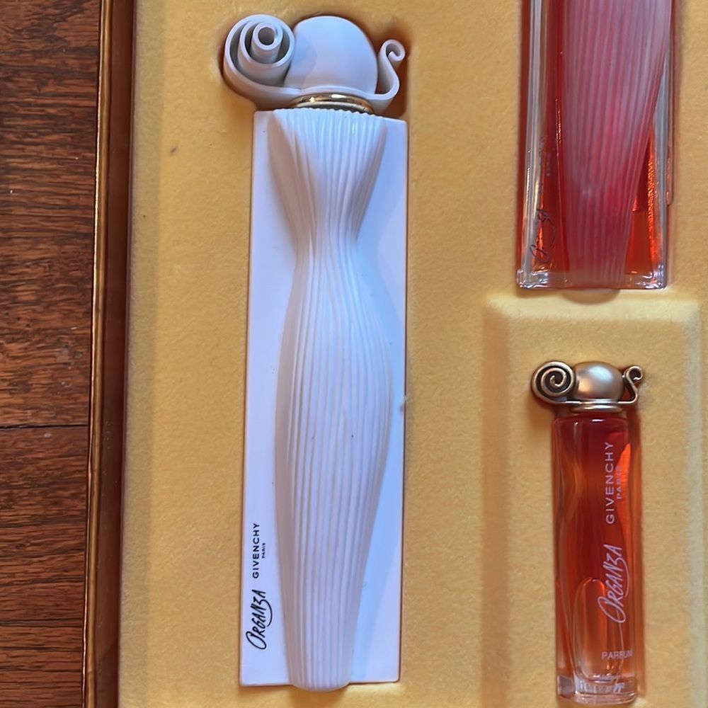 Vintage Givenchy Organza Tony Bennett “Holiday in Paris” 4pc Giftbox - Picture 8 of 14